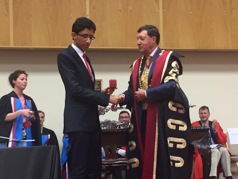 طالب طب عُماني يُحقق إنجازا في ايرلندا