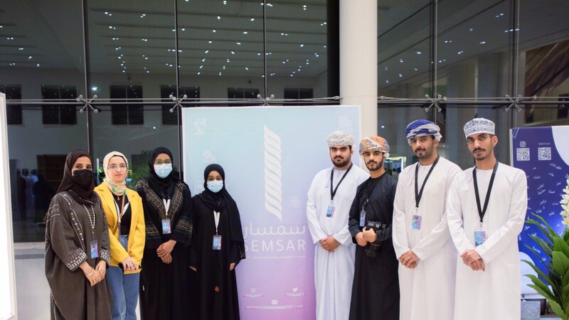 طلبة يبتكرون منصة عمانية للاستثمار
