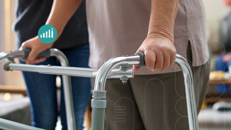 استطلاع: الإناث أكثر مشاركة في رعاية أفراد أسرهم المحتاجين إلى عناية خاصة