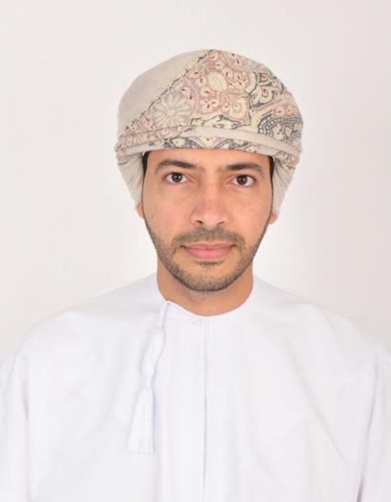 عبر “أثير”.. الفائز بأفضل أطروحة دكتوراه عربيا يوجه رسالة للباحثين العمانيين