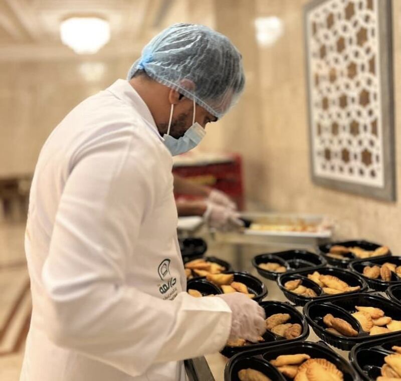 لا ترمِ طعامك؛ فبنك الطعام العُماني سيوزعه على المحتاجين