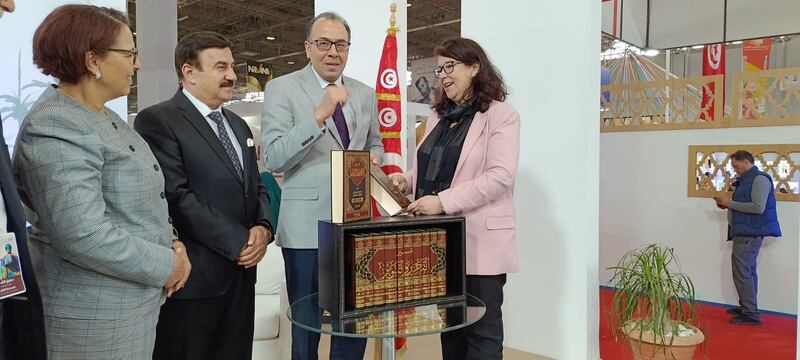 حوار لـ “أثير” مع الشاعر الكبير عارف الساعدي بمناسبة المعرض الدولي للكتاب بتونس