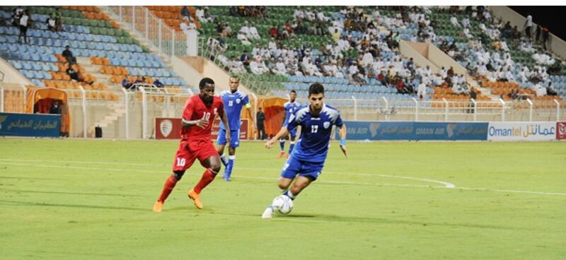 أبرزها مباراة المتصدر مع الأخير: اليوم 4 مباريات في دوري “عمانتل”