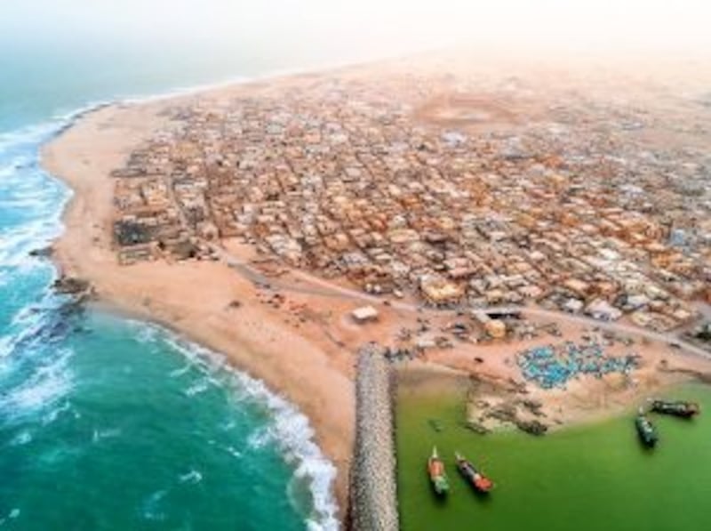 بأجوائها الباردة: الأشخرة مكان سياحي شهير في السلطنة