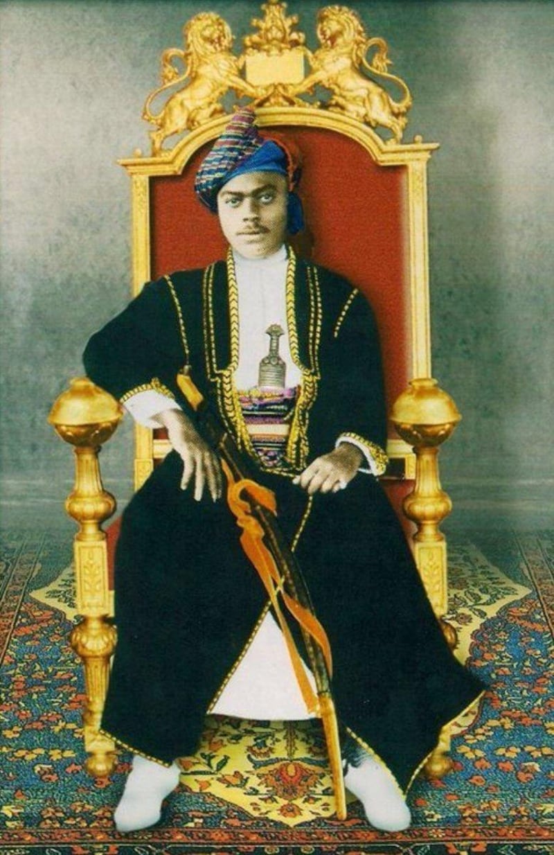 السلطان البوسعيدي الذي شهدت فترة حكمه مراسم تتويج ملكين بريطانيين