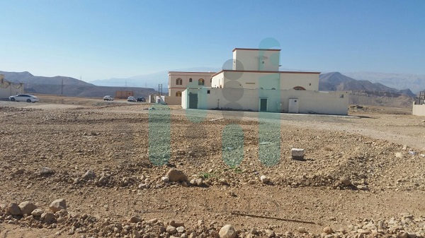 اشترتها بقرض بنكي: مواطنة تتفاجأ بوجود بيت على أرضها