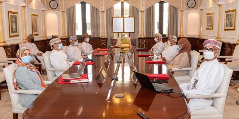 مجلس جامعة السلطان قابوس يجتمع ويعتمد عدة برامج