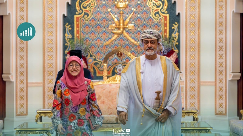 جلالة السلطان المعظم يستقبل السّفيرة المتجوّلة في وزارة خارجية بروناي دار السّلام
