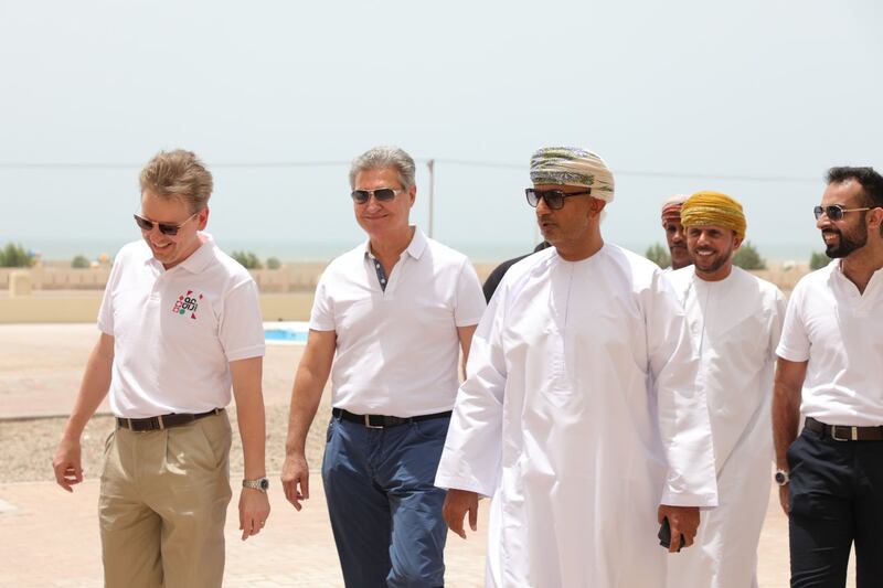 تحويل بيوت الشباب في صلالة والأشخرة إلى فندقين