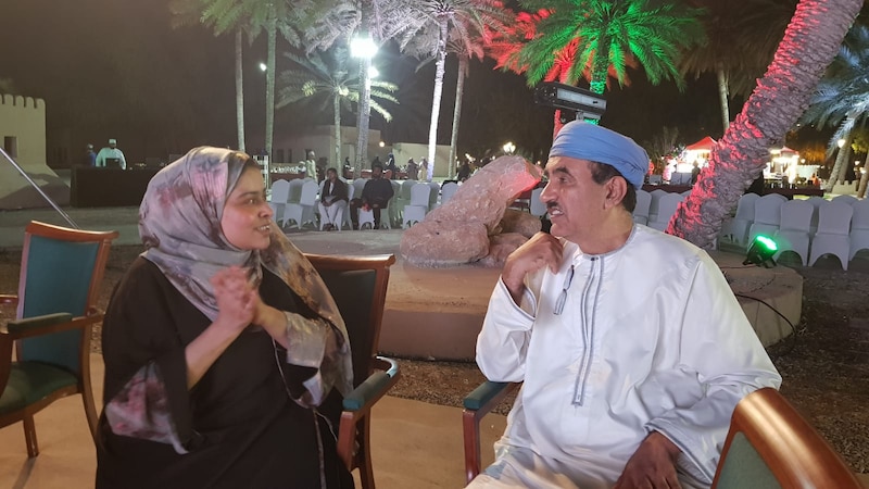 ذكرى الحجريّة لـ “أثير”: إقبال كبير للأجيال الجديدة على الأزياء التقليدية العمانية