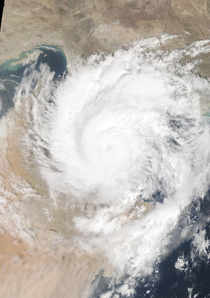 “شاهين” في مجهر الدراسة: كيف أثّر على الأودية في السويق الخابورة وصحم؟