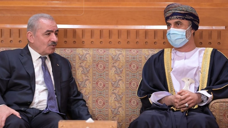 رئيس الوزراء الفلسطيني يزور “الشورى” ويُشيد بمواقف السلطنة المشرفة