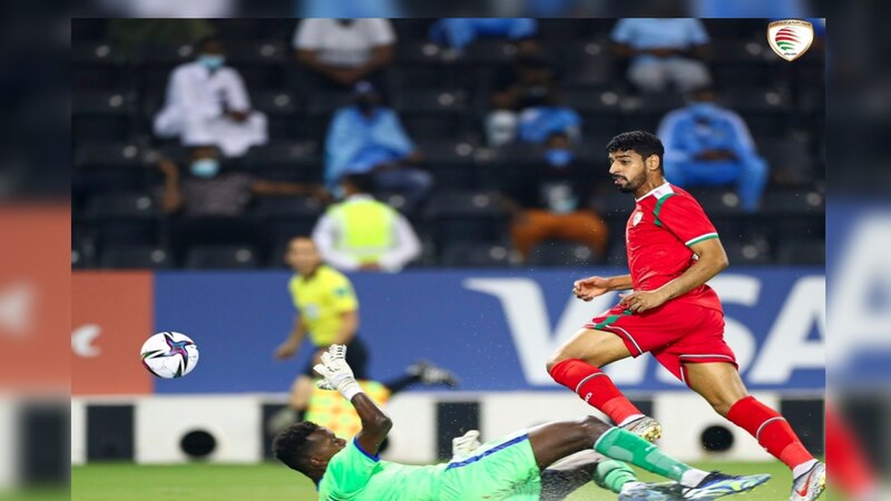 الأحمر يعبر الصومال