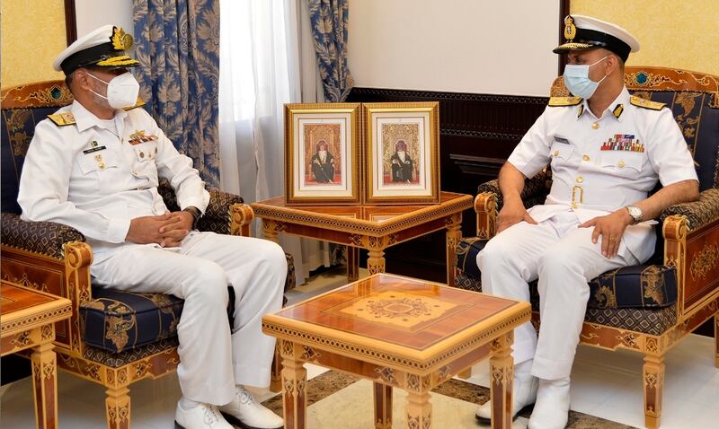 قائد البحرية السلطانية يستقبل قائد قوة الواجب المختلطة