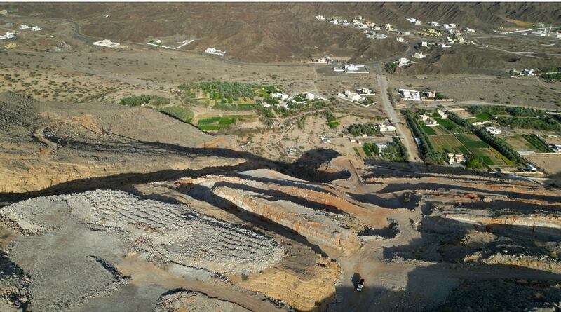 أكثر من 20 عامًا وطريق سنت – الوادي الأعلى بين “العمل والتوقف”.. والمطالبات مستمرة