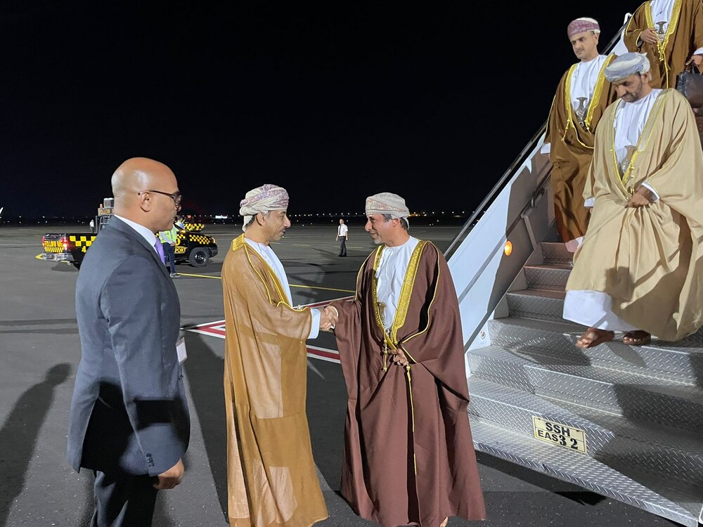 بالصور: الوفد العماني المشارك في مؤتمر المناخ يصل شرم الشيخ