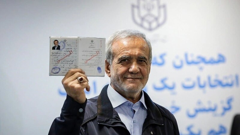 من هو الرئيس الإيراني التاسع؟