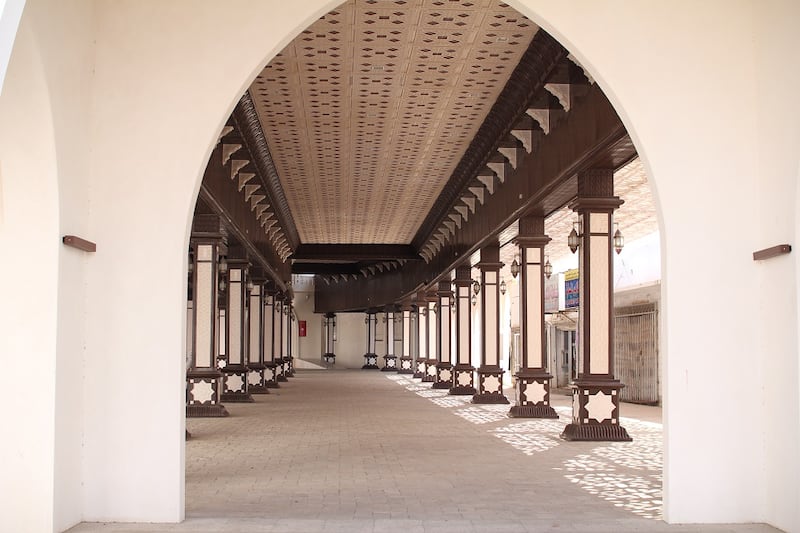 سوق صحار من الترميم والتجديد إلى الإغلاق؛ فما حكايته؟