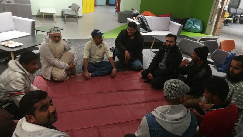 بالصور: طلبتنا في سوانزي البريطانية يُقيمون عدّة مناشط وفعاليات