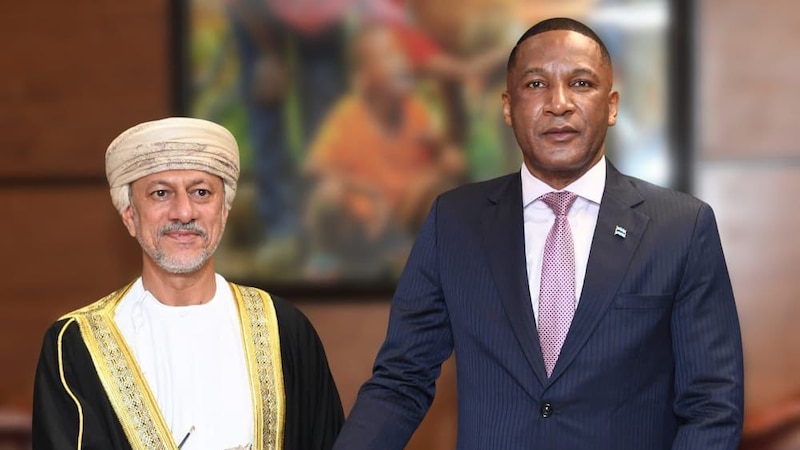 نقل تحيات جلالة السلطان لرئيس بوتسوانا: المرشدي يبحث التعاون الاستثماري بين البلدين