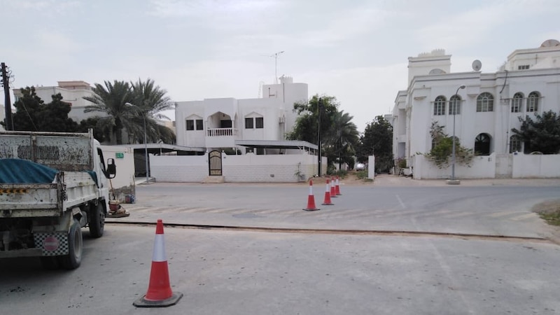 ضبط شركة أعمال قطعت الطريق بدون ترخيص