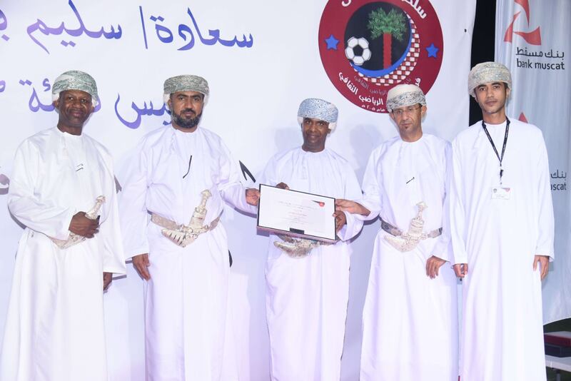 بنك مسقط يواصل بنجاح برنامج “الملاعب الخضراء” بافتتاح ملاعب في السويق وسمائل