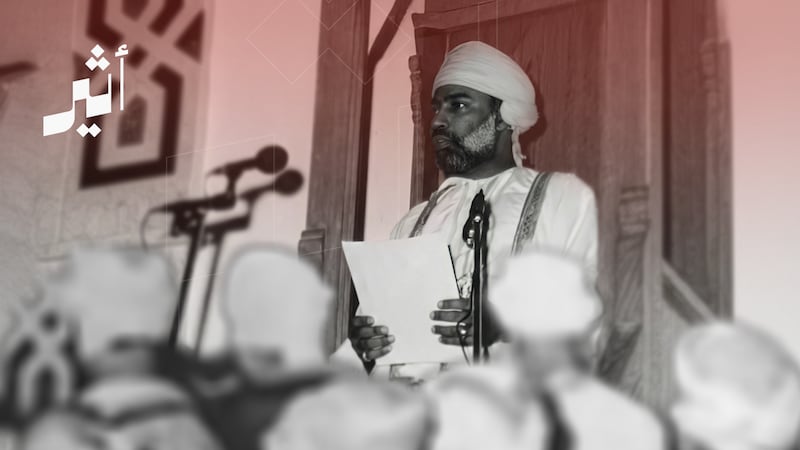 السلطان قابوس خطيبًا في يوم الجمعة: خطبتان على المنبر ذاته بينهما 9 سنوات