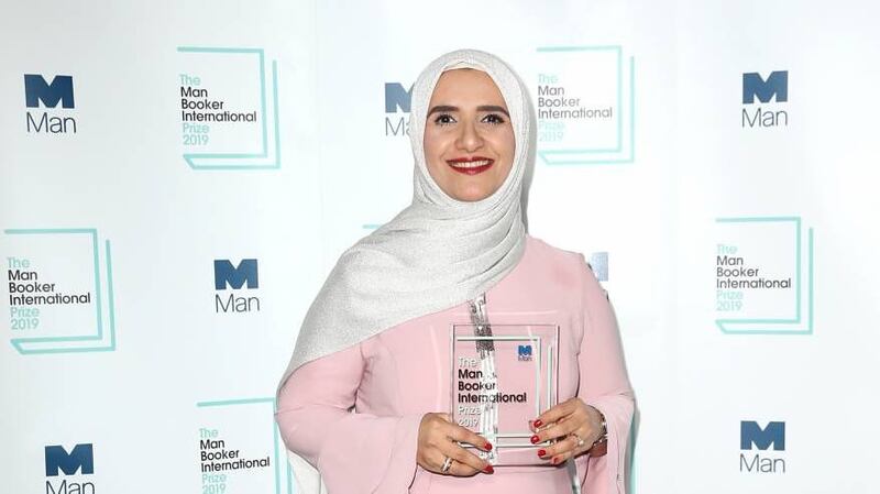 كاتب بحريني يكتب عن فوز د.جوخة الحارثية