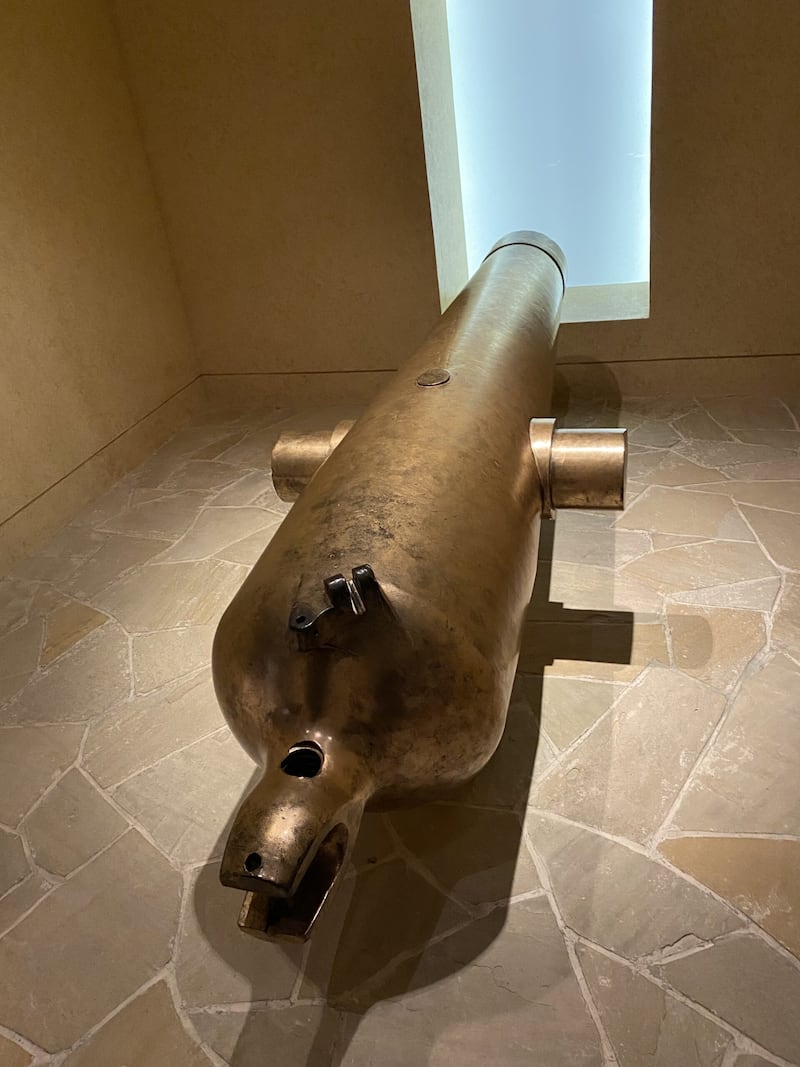 جُلب من أمريكا: تعرّف على المدفع الذي جاء بطلب من سلطان عُمان