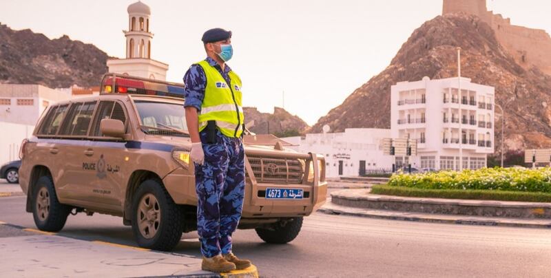 يشمل التنقل بالأقدام: مسؤول في الشرطة يوضح حول منع الحركة