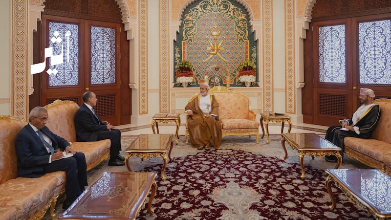 جلالة السلطان يستعرض مع وزير الخارجية المصري مستجدات الأوضاع في المنطقة