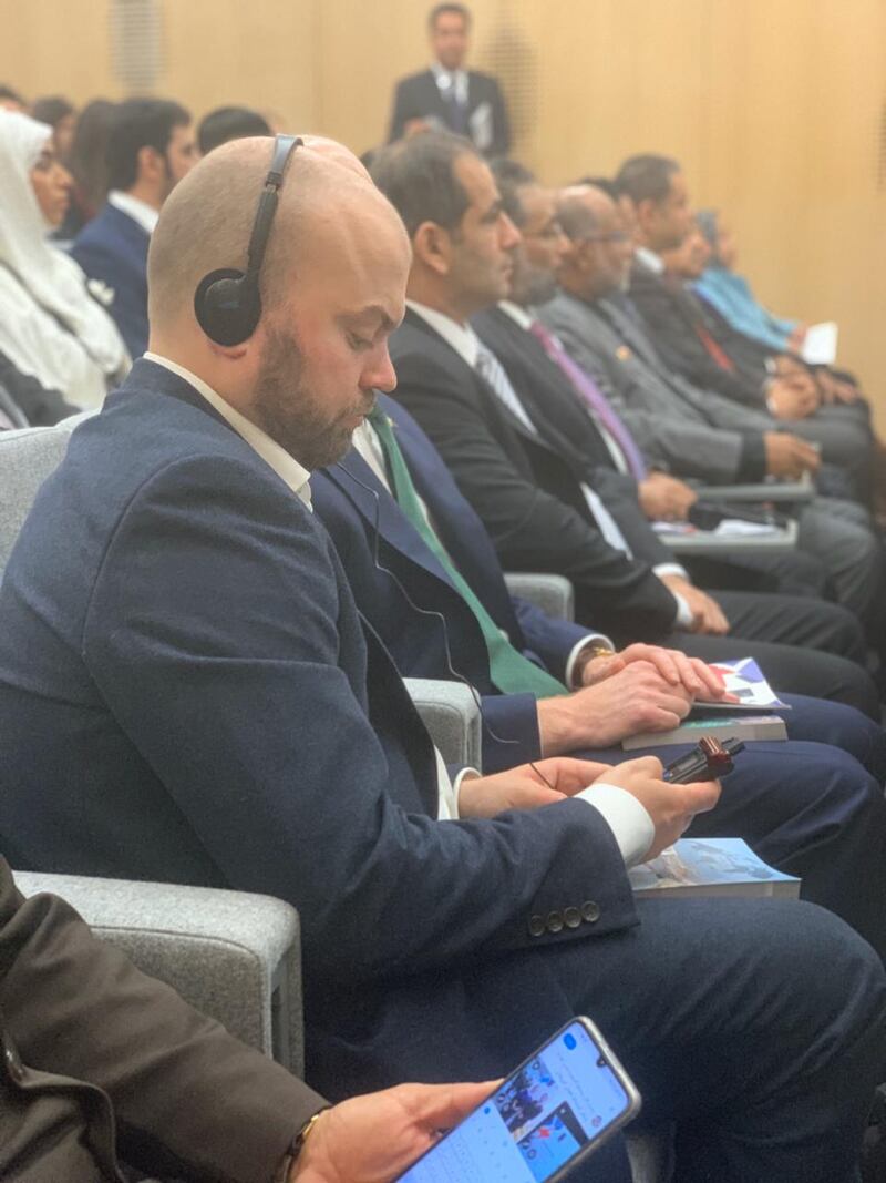 باحثون بريطانيون يتعرفون على الإعلام العماني