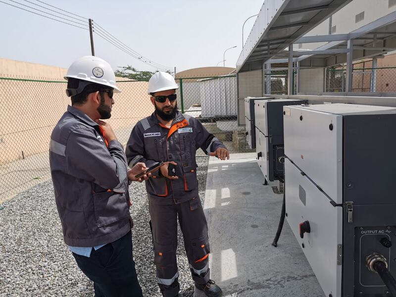 “نفاذ” تستحوذ على “التبادل” وتُحِل عُمانيين في مجموعة وظائف