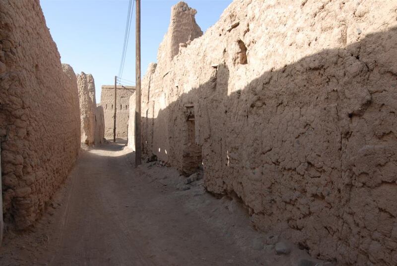 بُنيت في القرن الثالث الهجري: تعرّف على حارة السوق القديمة في سناو