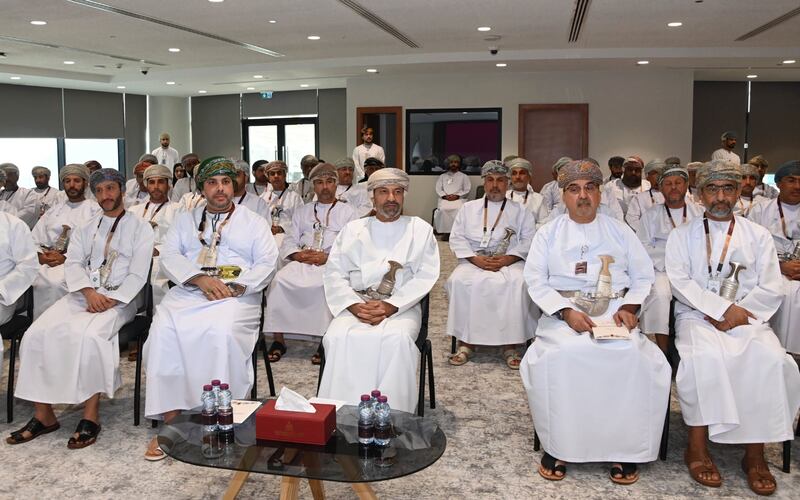 بالشراكة مع “الداخلية”: برنامج جديد من الأكاديمية السلطانية للإدارة يستهدف الولاة