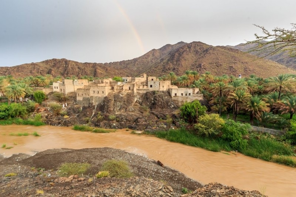 بالصور: القرية العمانية ذات المياه الوفيرة والأشجار الوارفة والآثار القديمة