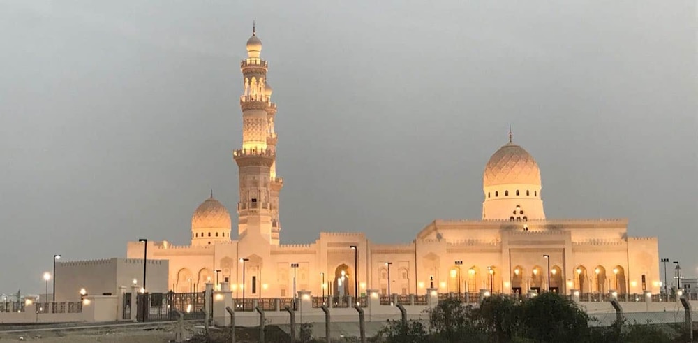 إليك معلومات عن السيدة التي عاصرت 11 من سلاطين الأسرة البوسعيدية