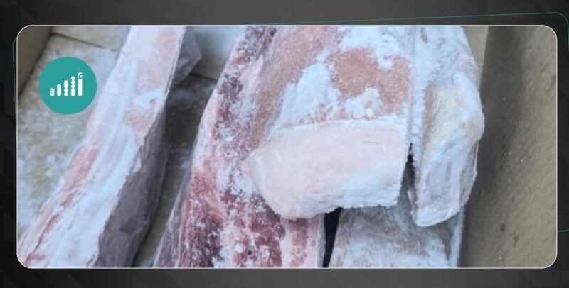 ضبط محل يبيع لحم خنزير في الباطنة