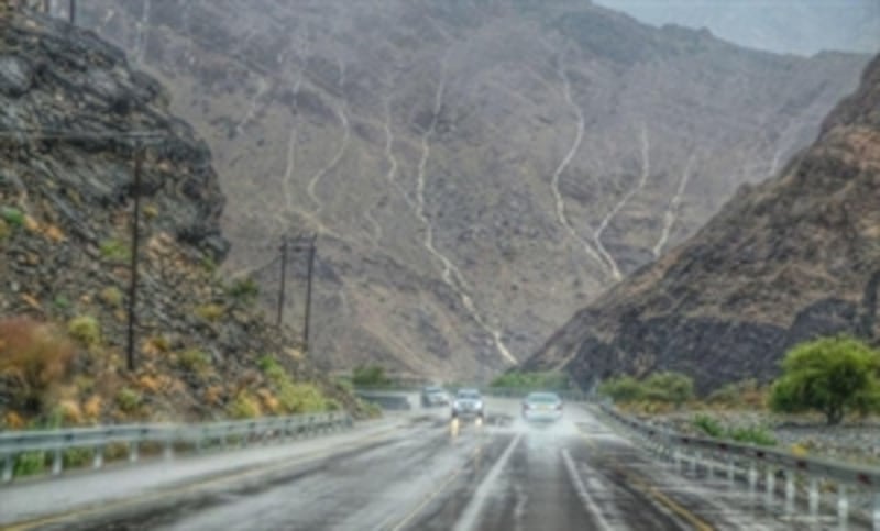 تنبيه بغزارة الأمطار الرعدية غدًا