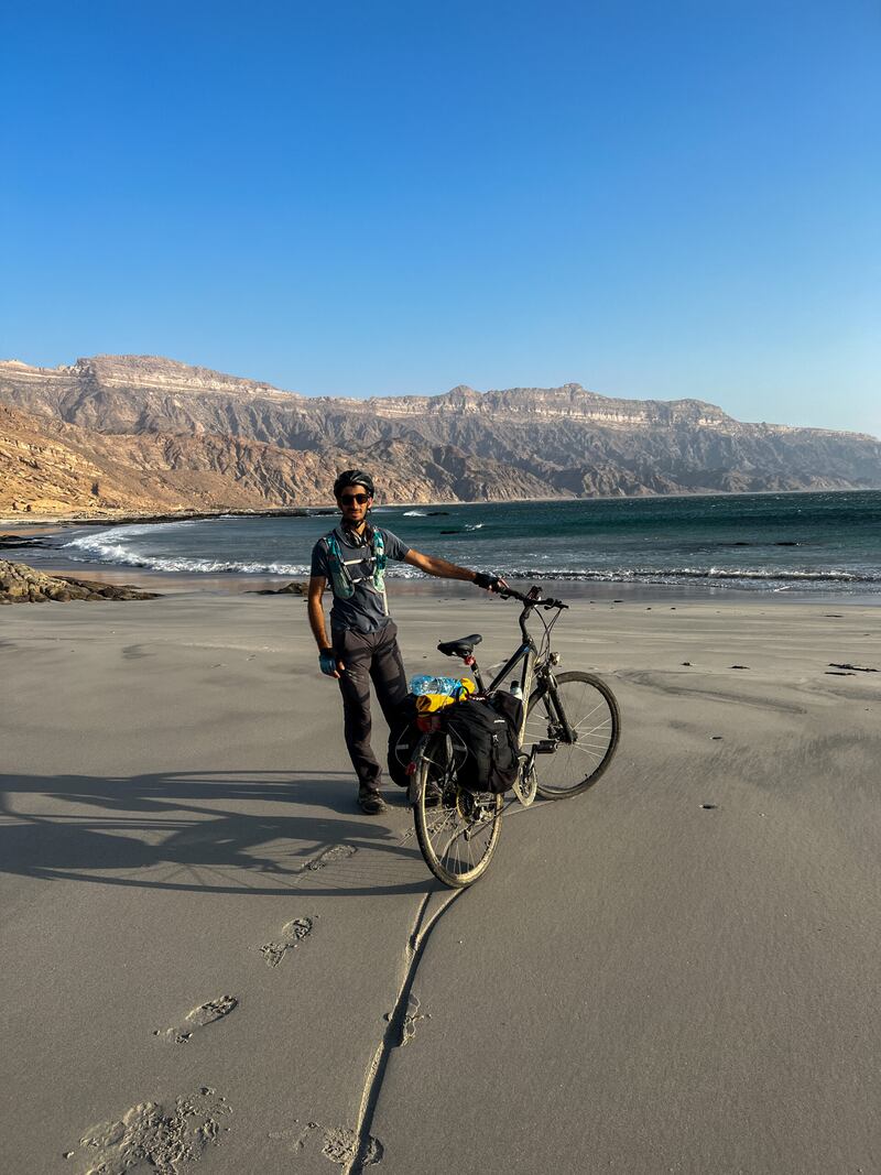 خلال 27 يومًا: مغامر عُماني ينهي حملة “النداء الأخير”؛ فماذا قال عنها؟