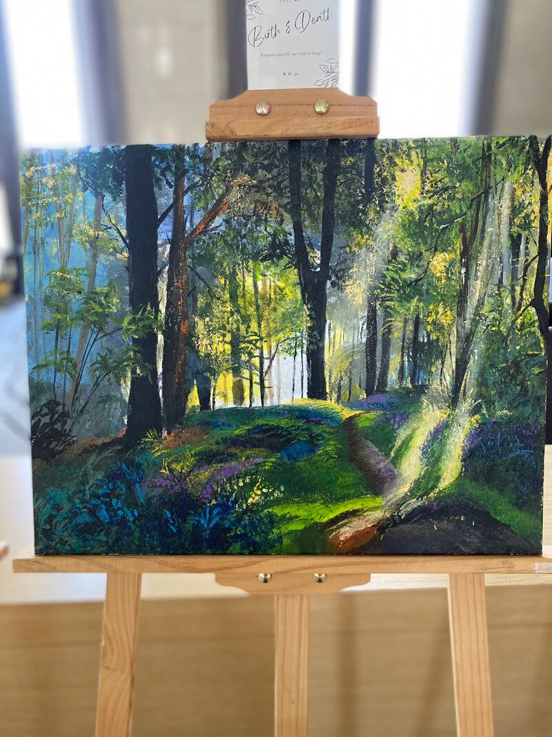 لحظات غضب وحزن ألهمتها الاتجاه نحو الرسم؛ فما قصة الفنانة بشرى البوسعيدية؟