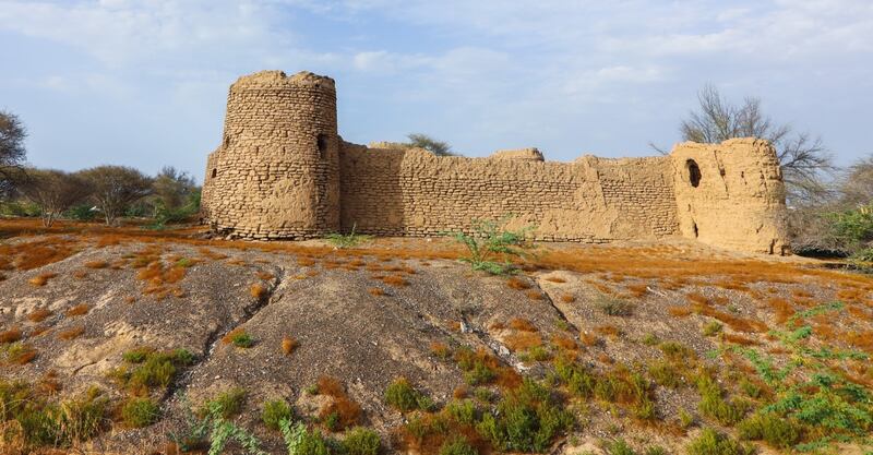 ماذا تعرف عن سور المشافرة في بركاء؟