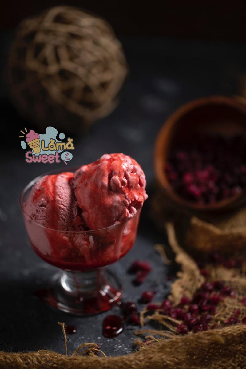 “التاجرة الصغيرة” تحلم بأن يتذوّق مُنتجاتها كل عُماني