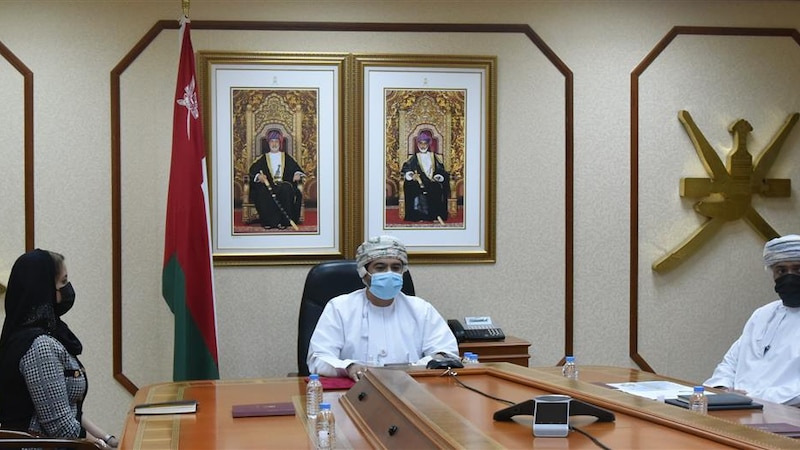 رجال أعمال بريطانيون يطلعون على فرص الاستثمار في السلطنة