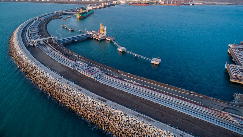 لمنافسة “جبل علي”: اتفاقية جديدة في ميناء صحار