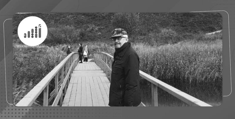 معلومات لـ “أثير”: وفاة الكاتب الروسي مؤلِّف “مُصلح على العرش” في صلالة