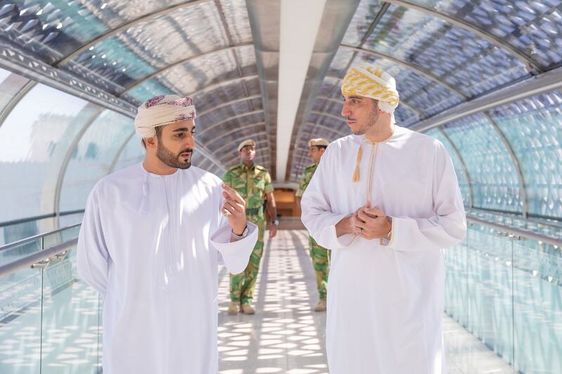 بالصور: سمو السيد ذي يزن يزور دار الأوبرا السلطانية