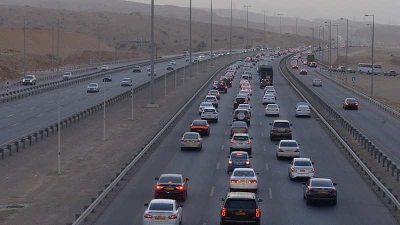 1.8 مليون مركبة مسجلة في عُمان بنهاية يونيو 2025 والخصوصية تتصدر