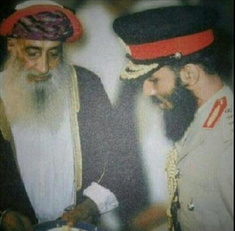 أصدر فيه أمرين ساميين ومرسومًا: حمود بن فيصل عينٌ للسلطان في خدمة عُمان