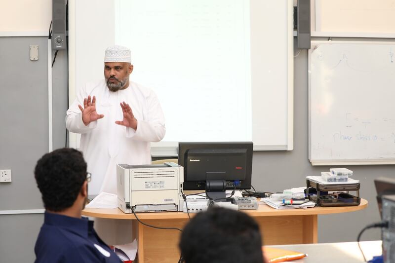 ضمن “نقلة”: ورشة مكثفة من ظفار للطاقة عن المواصفات القياسية العمانية للكهرباء